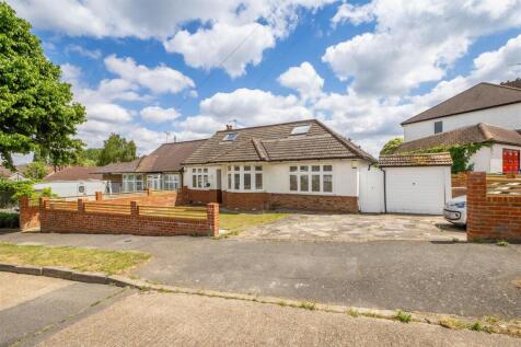 5 bedroom semi-detached bungalow for sale