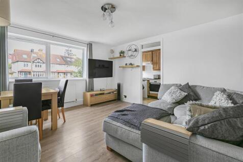 113 Stayton Road, Sutton 2 bed flat for sale