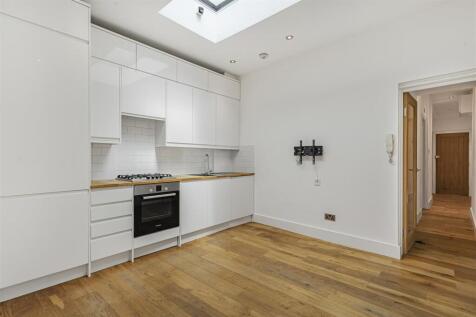93 Collingwood Road, Sutton 1 bed flat for sale