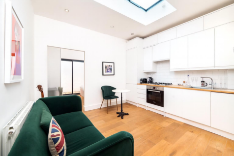 93 Collingwood Road, Sutton 1 bed flat for sale