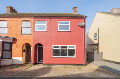 4 bedroom semi-detached house for sale