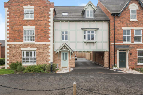2 bedroom town house for sale