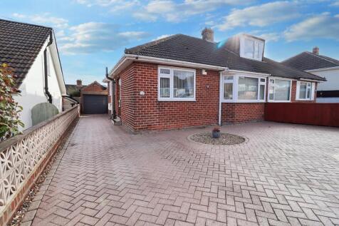 2 bedroom semi-detached bungalow for sale