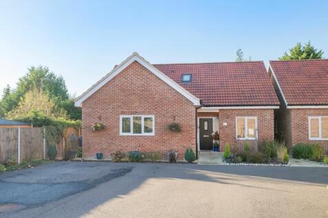 Willow Lane, Banham 4 bed chalet for sale