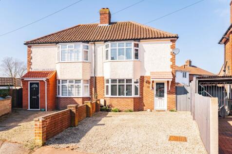 2 bedroom semi-detached house for sale