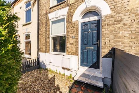 Churchill Road, Norwich 3 bed terraced house for sale