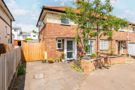 Waterloo Park Close, Norwich 3 bed semi