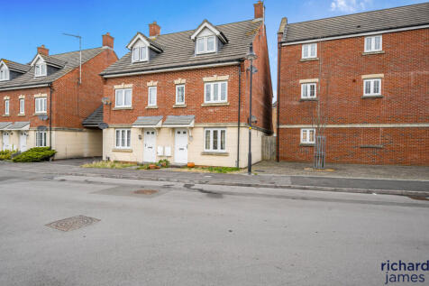 1 bedroom maisonette for sale