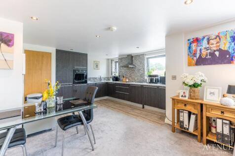 5 Maney Corner, Sutton Coldfield... 2 bed flat for sale