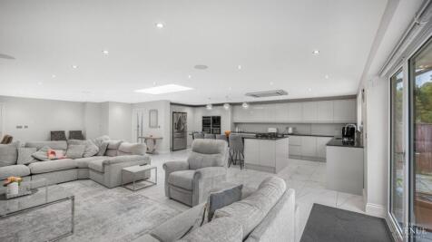 Westbourne Drive, London, Greater... 5 bed semi