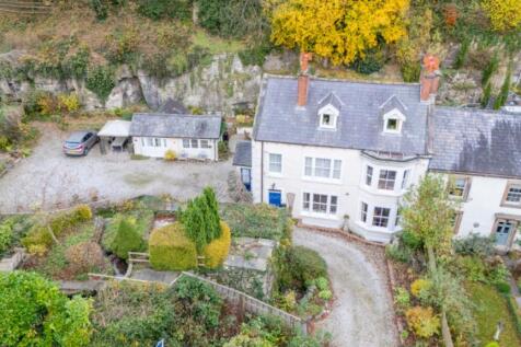 Clatterway, Bonsall, Matlock... 6 bed semi