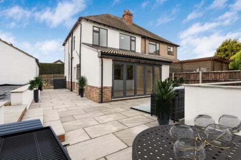 3 bedroom semi-detached house for sale