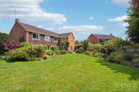 5 bedroom detached house for sale