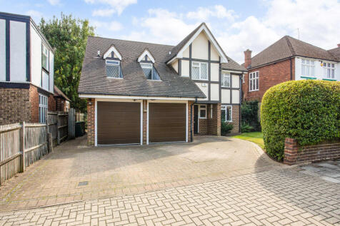5 bedroom detached house for sale