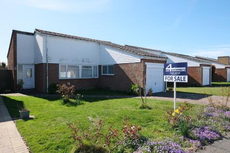 Conway Drivem Pagham, Bognor Regis... 2 bed detached bungalow for sale