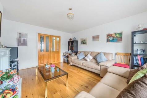 St. Pauls Avenue, London, NW2 3 bed apartment for sale