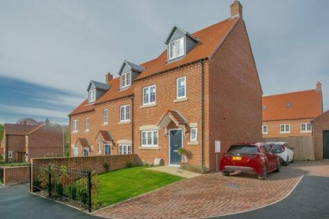 4 bedroom end of terrace house for sale