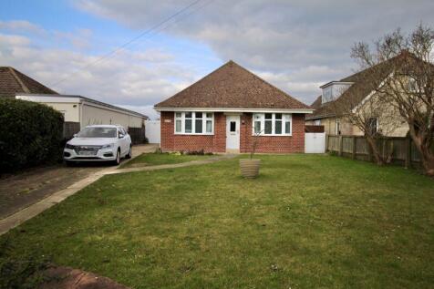 Alverstone Road, East Cowes 3 bed detached bungalow for sale