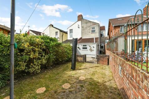 1 bedroom maisonette for sale