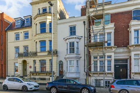 Hampshire Terrace, Portsmouth 2 bed penthouse for sale