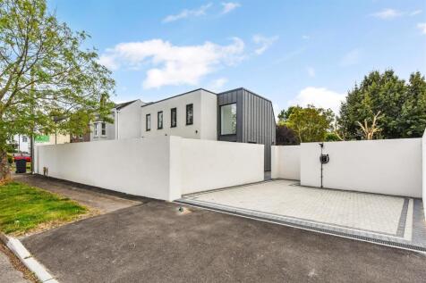 2 bedroom detached house for sale
