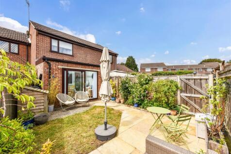 Spruce Avenue, Waterlooville 2 bed terraced house for sale