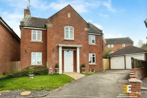 4 bedroom detached house for sale