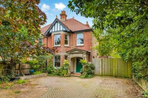 Friday Street, Eastbourne BN23 5 bed semi