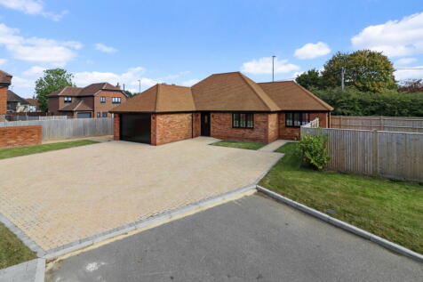 Kestrels View, Hailsham BN27 2 bed detached bungalow for sale