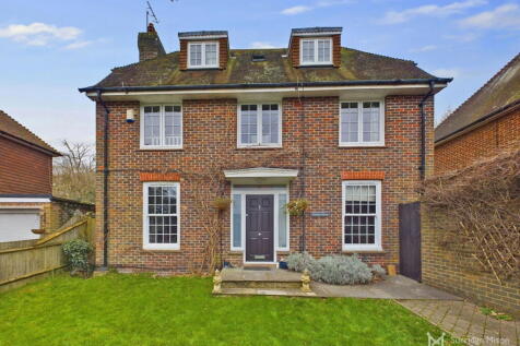 Upper Kings Drive, Eastbourne BN20 5 bed detached house for sale