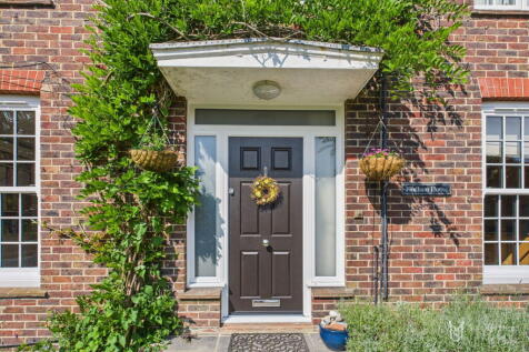 Upper Kings Drive, Eastbourne BN20 5 bed detached house for sale
