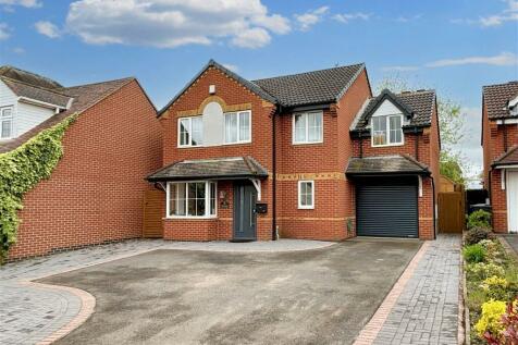 4 bedroom detached house for sale