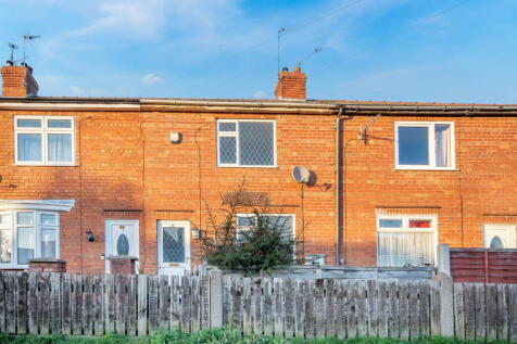 High Street, Retford DN22 2 bed terraced house for sale