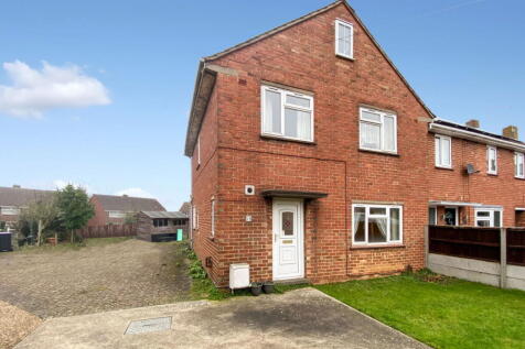 Purcell Close, Grantham NG31 3 bed end of terrace house for sale