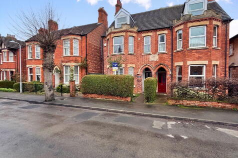 Victoria Avenue, Sleaford NG34 4 bed semi