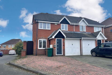 Ascott Drive, Swadlincote DE11 3 bed semi