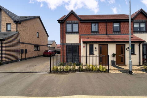 Sandringham Way, Sleaford NG34 3 bed semi