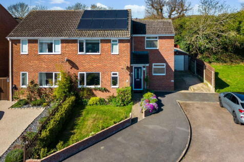 Gainsborough Road, Stamford PE9 3 bed semi