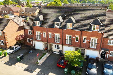 4 bedroom town house for sale