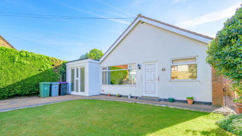 High Street, Grantham NG32 3 bed detached bungalow for sale
