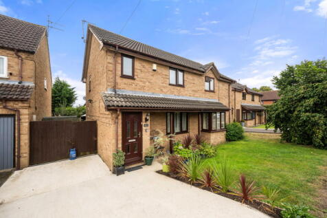 Hazelwood Drive, Grantham NG31 3 bed semi