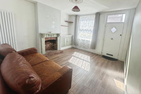 James Street, Leicester LE8 3 bed terraced house for sale