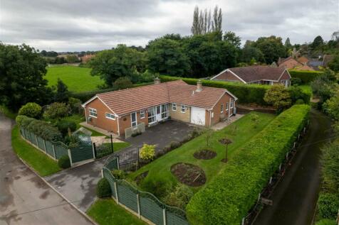 3 bedroom detached bungalow for sale