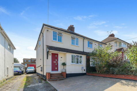 3 bedroom semi-detached house for sale