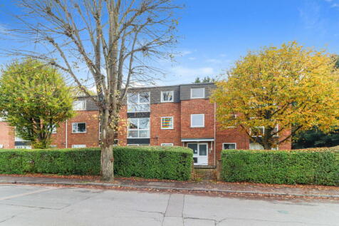 New Road, Rickmansworth WD3 2 bed flat for sale