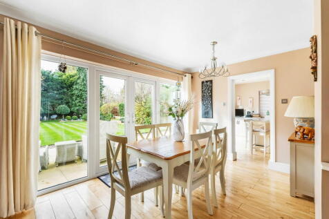 Woodgavil, Banstead SM7 4 bed detached house for sale