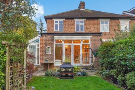 4 bedroom semi-detached house for sale