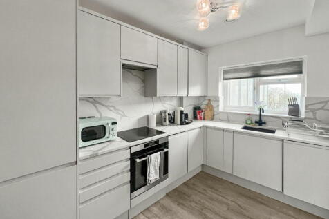 Perryn Road, London W3 2 bed apartment for sale
