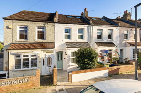 Flaxton Road, London SE18 3 bed terraced house for sale