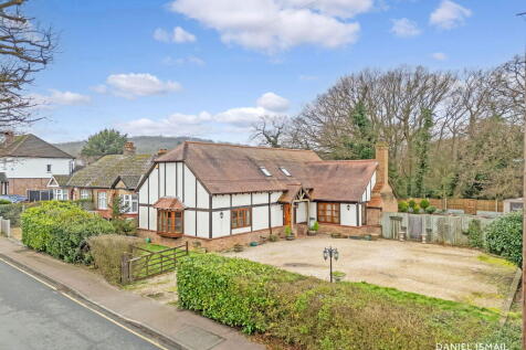 Berry Lane, Basildon SS16 4 bed detached house for sale